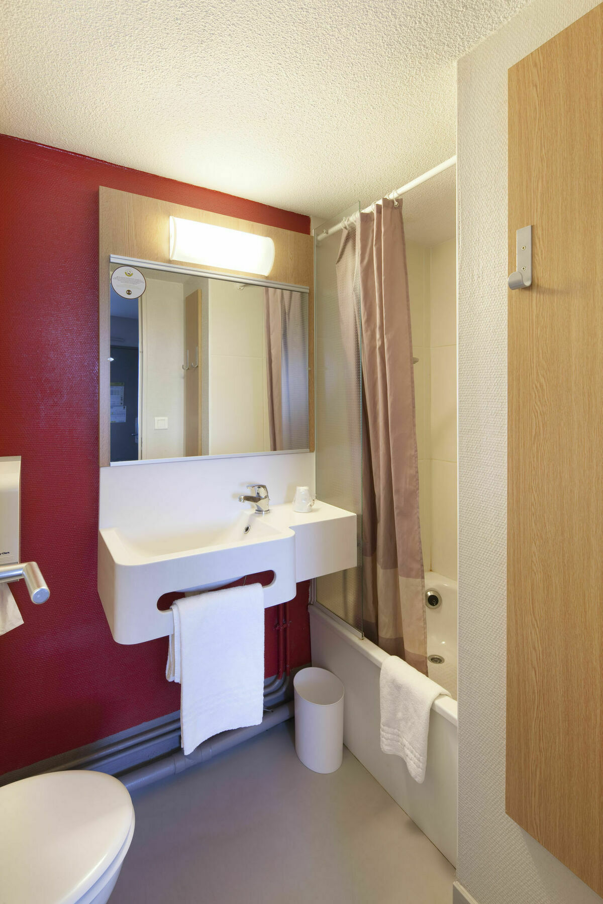 B&B Hôtel Quimper Nord Douarnenez Buitenkant foto